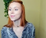 udeledobson is a 18 year old female webcam sex model.