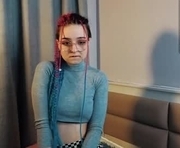earlenebody is a 18 year old female webcam sex model.