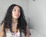 mariana_prada is a 18 year old female webcam sex model.