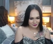 xxnaughtynhottsxx is a 36 year old shemale webcam sex model.