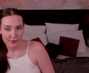 ivydashow is a 18 year old female webcam sex model.