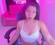 valery_moss_t is a  year old female webcam sex model.