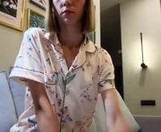 lisi4ka503933 is a  year old female webcam sex model.