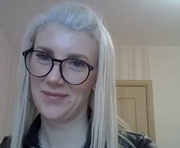 carry_341 is a  year old female webcam sex model.