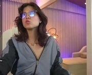dahliagraey is a 19 year old female webcam sex model.