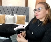 cailinmilf is a 45 year old female webcam sex model.