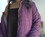 alia054 is a  year old female webcam sex model.