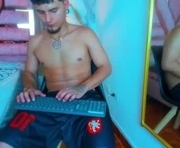 samaelandlilitt is a 19 year old couple webcam sex model.