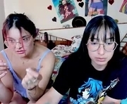 saraandmarilyn is a 24 year old couple webcam sex model.