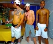 1pushman is a 19 year old male webcam sex model.