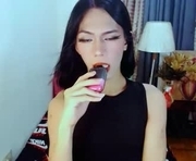 jellow21inchcock is a 25 year old shemale webcam sex model.