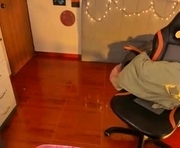 madelaine_taylor is a 21 year old female webcam sex model.