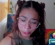 kyomi_beth is a 18 year old female webcam sex model.