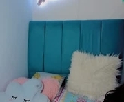 bellotasexy_ is a 22 year old female webcam sex model.
