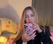 irinanovna is a 18 year old female webcam sex model.