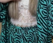 amanda_sayhey is a 18 year old female webcam sex model.