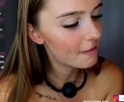 lovelly_molly is a 21 year old female webcam sex model.