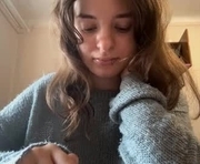 daniellevaulet is a 18 year old female webcam sex model.