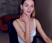 melodykey_x is a 20 year old female webcam sex model.