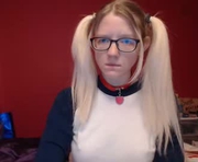 rileyrenegade is a 27 year old female webcam sex model.