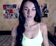lorameouls is a 25 year old female webcam sex model.