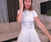 niaoliniost is a 18 year old female webcam sex model.