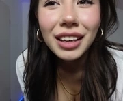 deniseone is a 18 year old female webcam sex model.