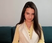 zeldaflowers is a 18 year old female webcam sex model.