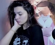 kesh_mne is a 18 year old female webcam sex model.