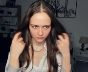 el1s_well is a 18 year old female webcam sex model.
