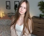 _g1ltter_ is a 18 year old female webcam sex model.