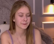 evemundie is a 18 year old female webcam sex model.