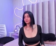 jenndelafontaine is a 18 year old female webcam sex model.