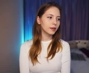 constanceglascov is a 18 year old female webcam sex model.