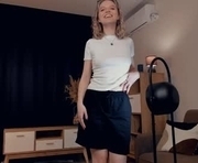silensia is a 18 year old female webcam sex model.
