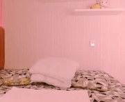 lunagarciia_ is a 18 year old female webcam sex model.