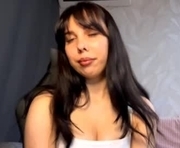 artofchaos is a 18 year old female webcam sex model.