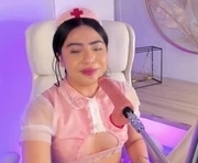 aniie_west is a 21 year old female webcam sex model.