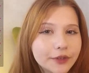 leslie__williams is a 18 year old female webcam sex model.