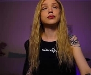 twiinkie_pie is a 24 year old shemale webcam sex model.