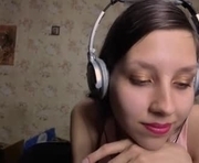 cirabonnet is a 18 year old female webcam sex model.