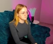 kiraz_erchel is a 18 year old female webcam sex model.