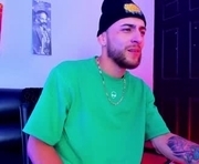 drako_lamar is a 22 year old couple webcam sex model.