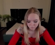 rosie_hix is a 18 year old female webcam sex model.