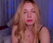 kamilla_hunter is a 19 year old female webcam sex model.