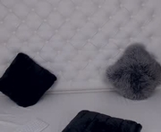 medeeabee is a 31 year old female webcam sex model.