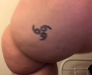 lilmissjuicy is a 70 year old female webcam sex model.
