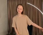 bonnieacey is a 18 year old female webcam sex model.