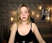 hope_happyyy is a 21 year old female webcam sex model.