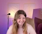 salut_love is a 21 year old female webcam sex model.